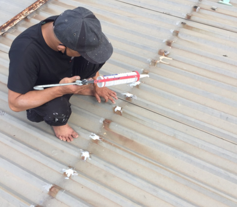 Thợ chống dột mái tôn nhà xưởng chuyên nghiệp khu vực dĩ an