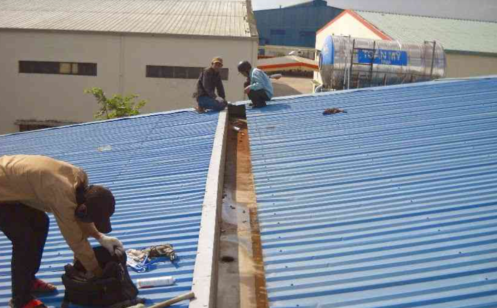 Nhận chống dột mái tôn nhà ở khu vực Tân Uyên