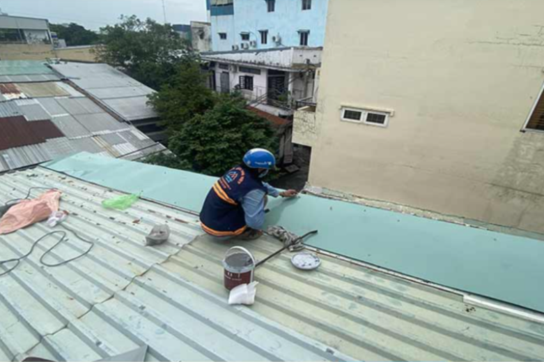 Xử lý chống dột mái tôn nhà trọ tại thuận an