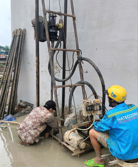 Thợ khoan lỗ chống sét tại Quận 1