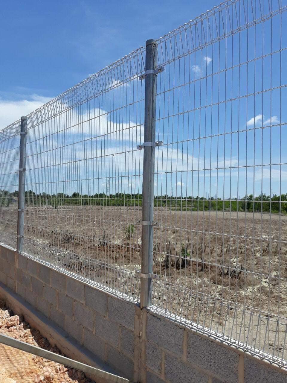 Thi công làm lới thép hàng rào tại tp mới