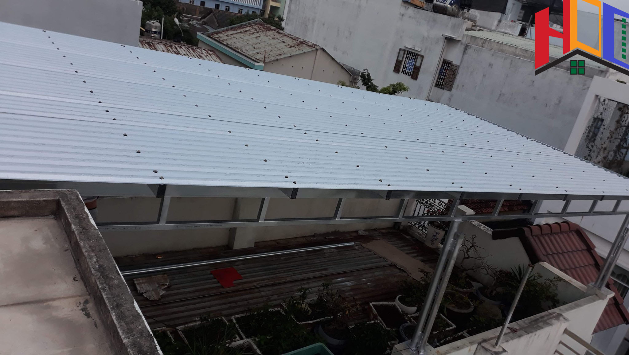 Thợ làm mái tôn giá rẻ khu vực Thuận An, Bình Dương