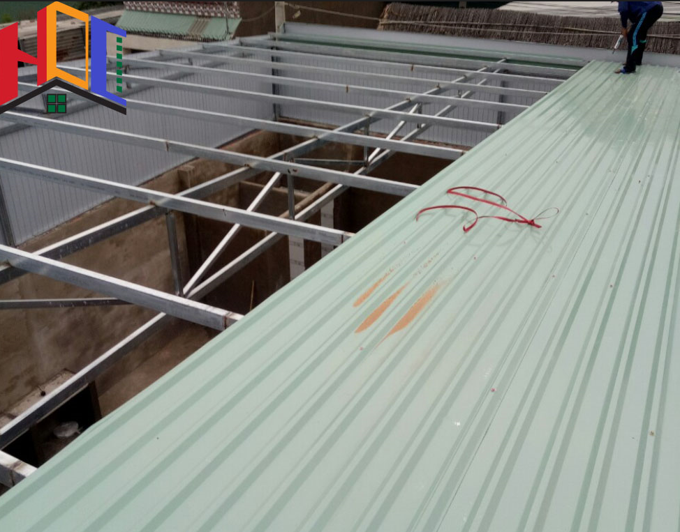 Nhận lợp mái tôn nhà ở khu vực thủ đức. lợp mái tôn chống nóng, cách nhiệt.